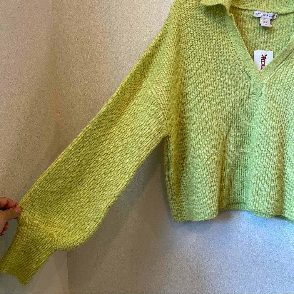 Cropped Sweater - Picture 3 of 5